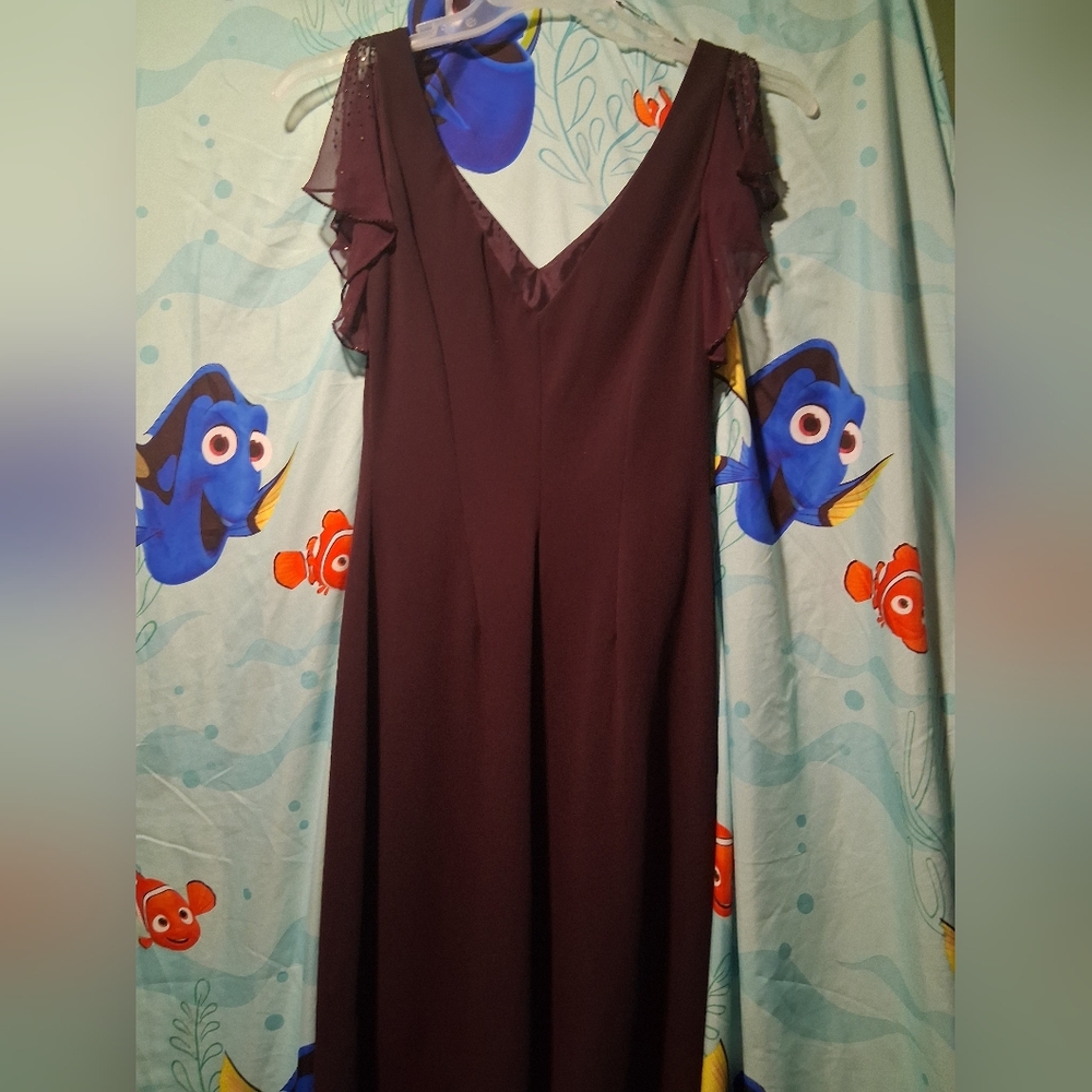 Elegant Plum V-Neck Women’s Dress with Ruffled Cap Sleeves - Picture 6 of 6